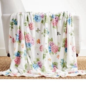 Floral Patterned Hydrangea Throw Blanket blue pink and green